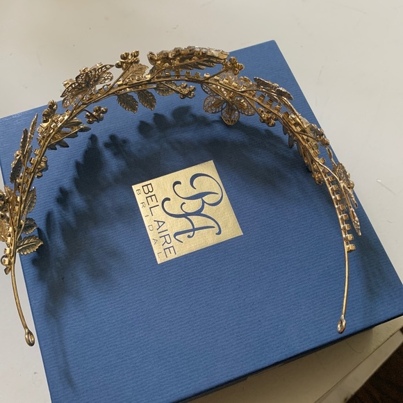 Bel Aire Bridal tiara - Picture 6 of 7